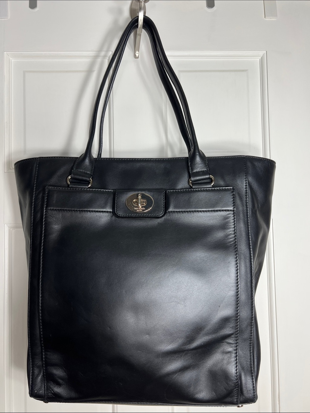 kate spade Black Leather Shoulder Bag with Turn-Lock Front